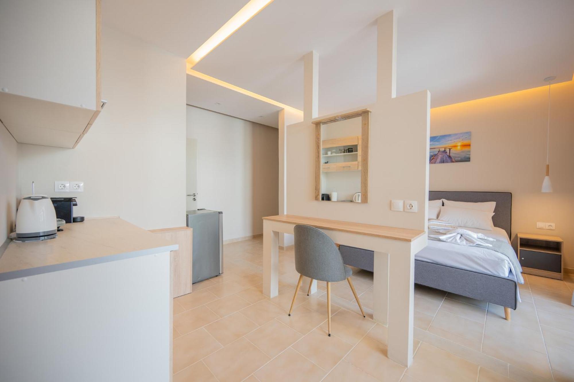 Blue Wave - Ixia Hotel